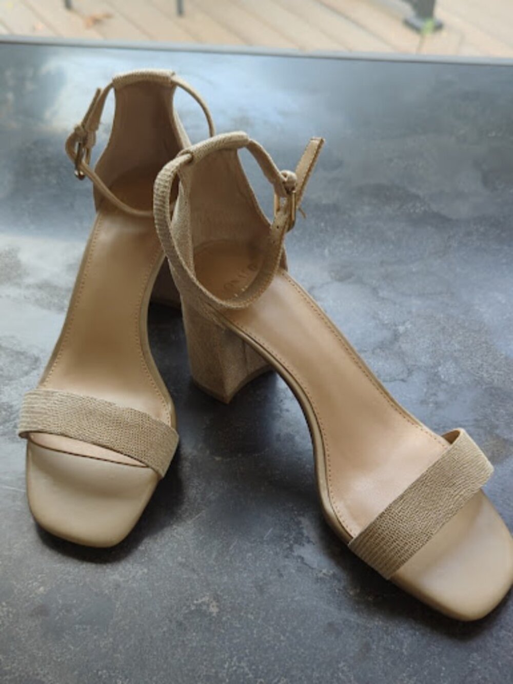 New Donald Pliner Beige Textured Block Heel Ankle Strap Sandals Size 8.5